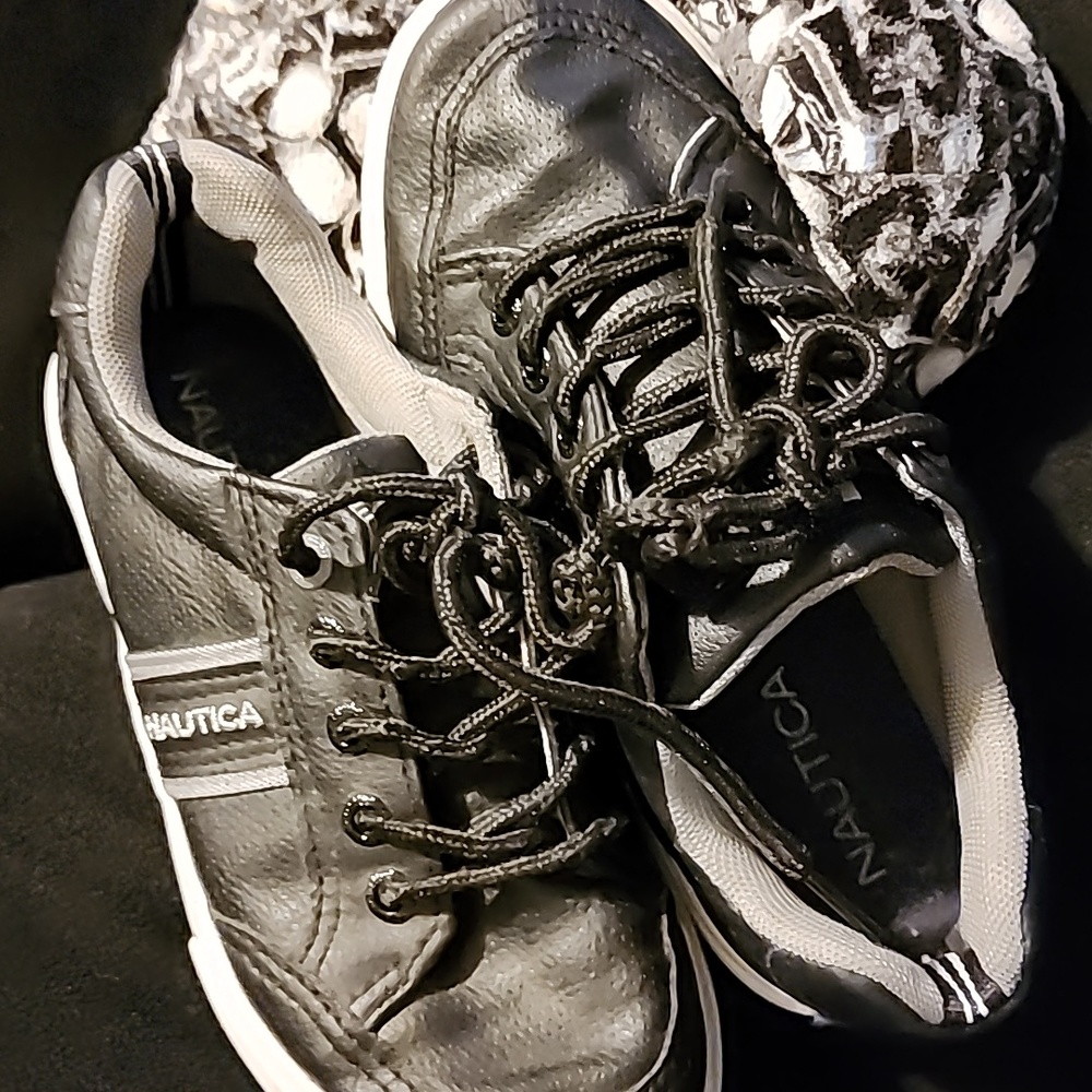 Boys Nautica canvas shoes